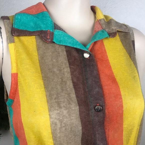 Love J Front Knot Crop Top - Picture 3 of 5